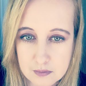 Meet your Posher, Alma